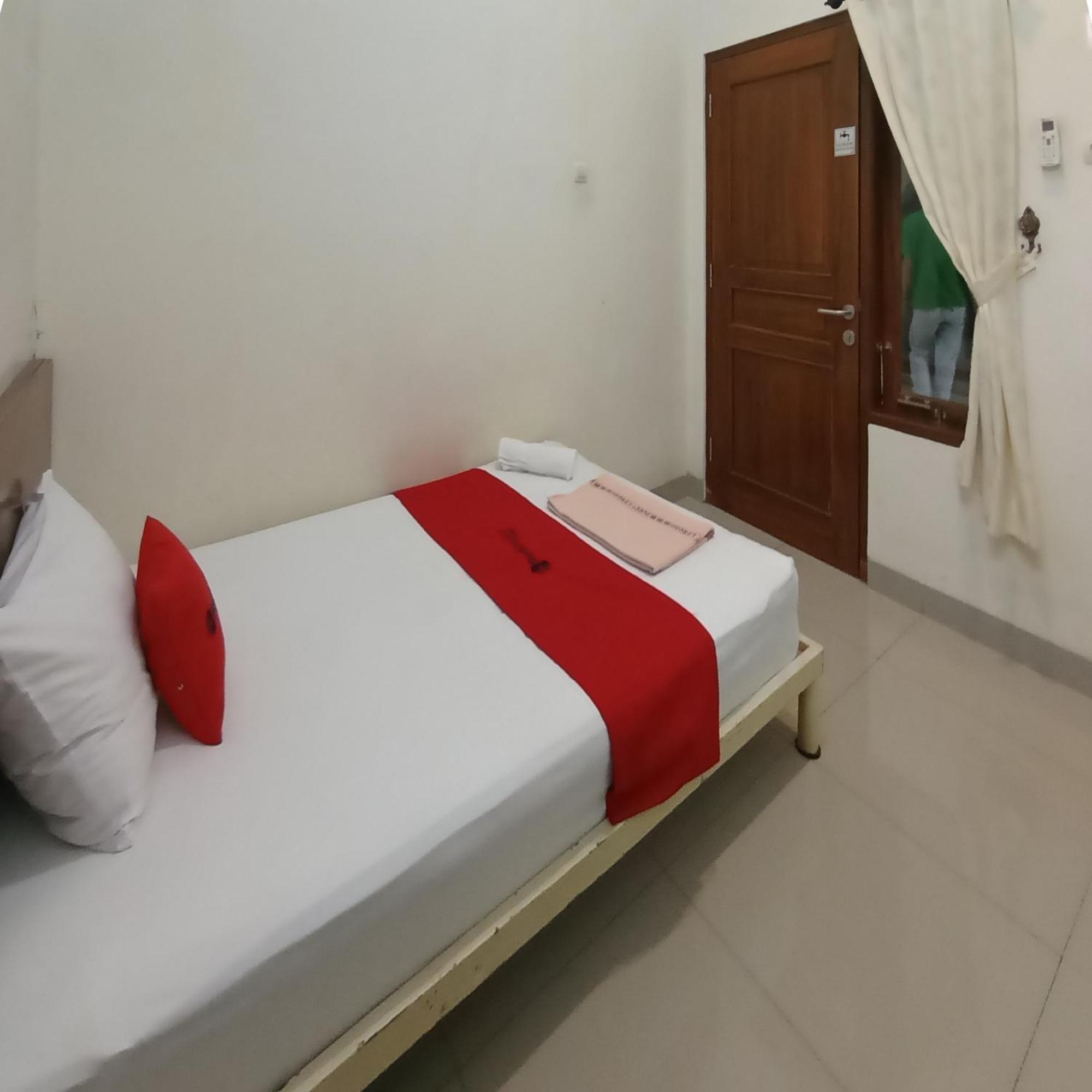 Hotel Reddoorz At Syariah House Purwokerto Zewnętrze zdjęcie