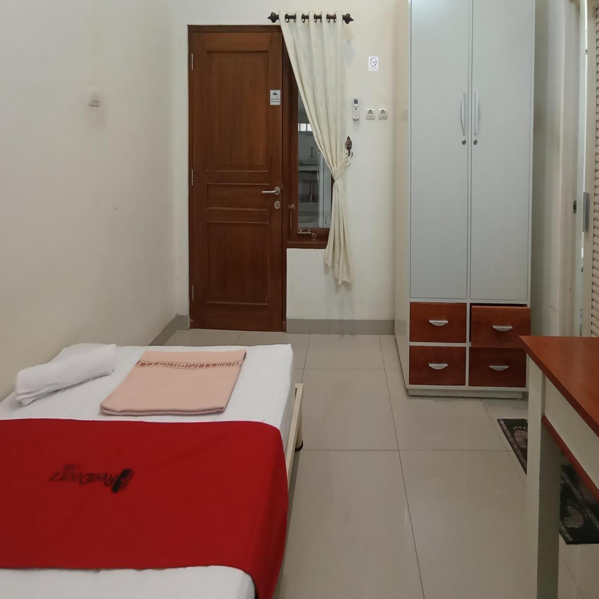 Hotel Reddoorz At Syariah House Purwokerto Zewnętrze zdjęcie