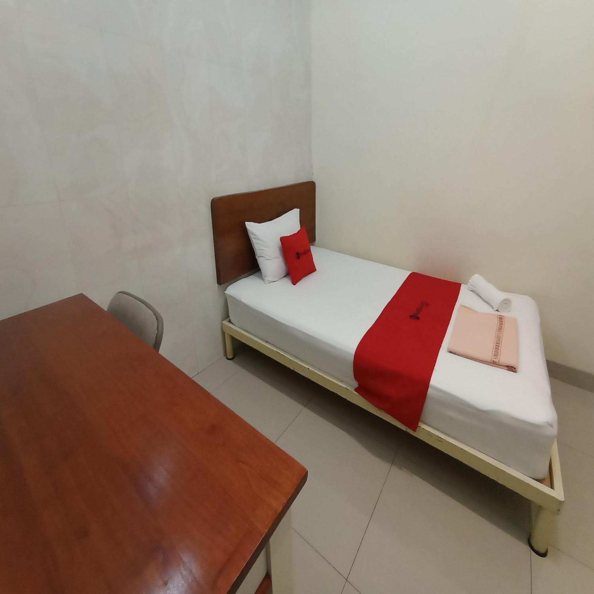 Hotel Reddoorz At Syariah House Purwokerto Zewnętrze zdjęcie