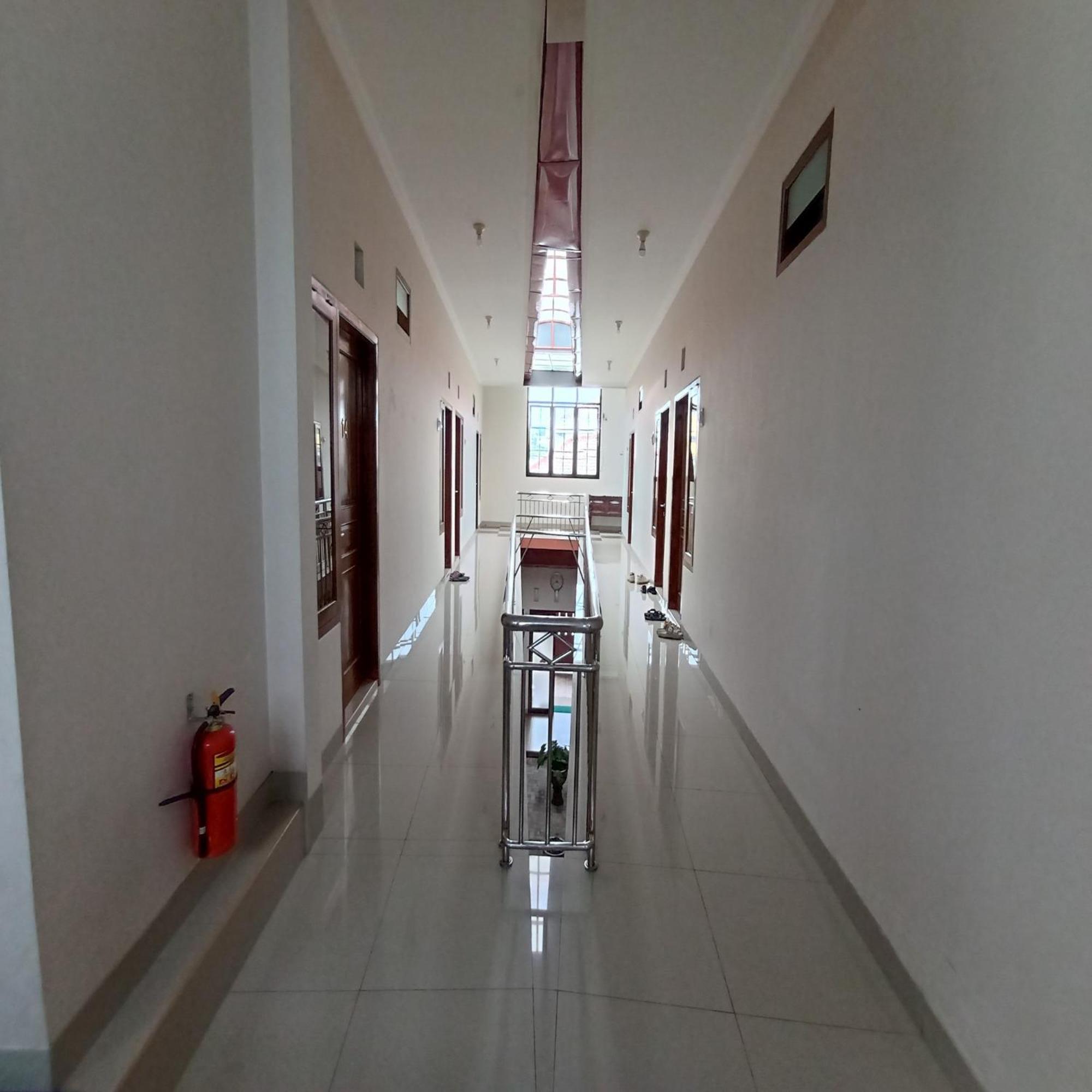 Hotel Reddoorz At Syariah House Purwokerto Zewnętrze zdjęcie