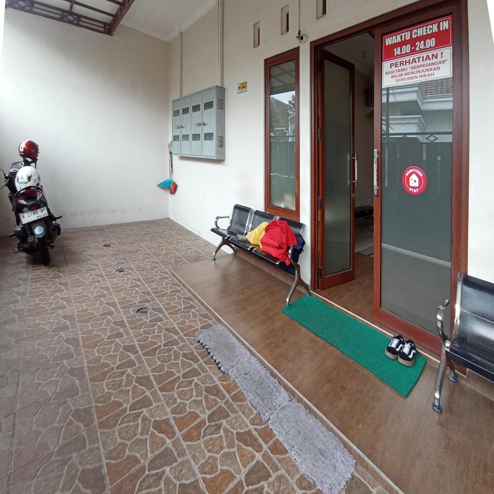 Hotel Reddoorz At Syariah House Purwokerto Zewnętrze zdjęcie