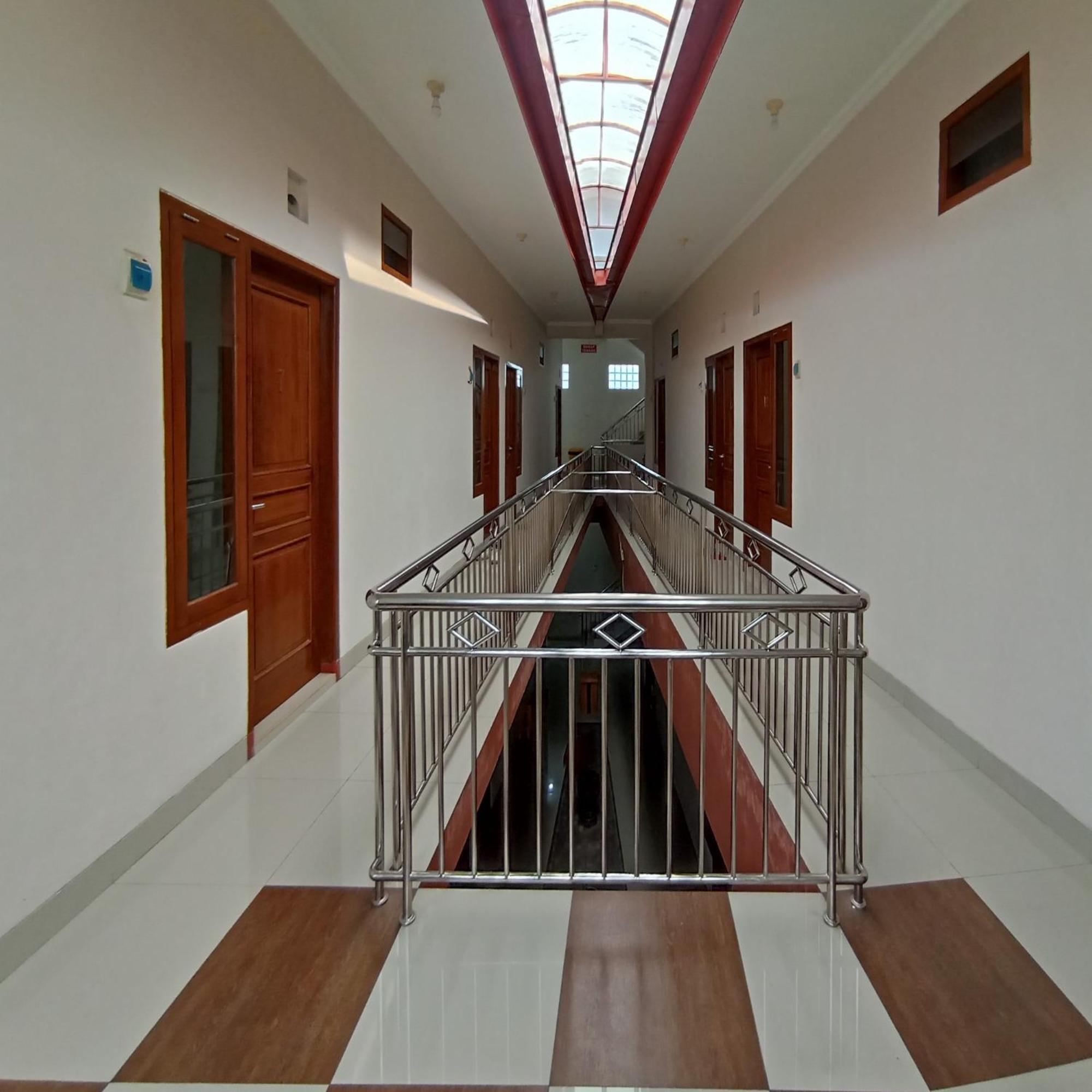 Hotel Reddoorz At Syariah House Purwokerto Zewnętrze zdjęcie